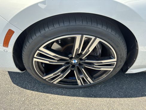 Used 2023 BMW 740i RWD image 13