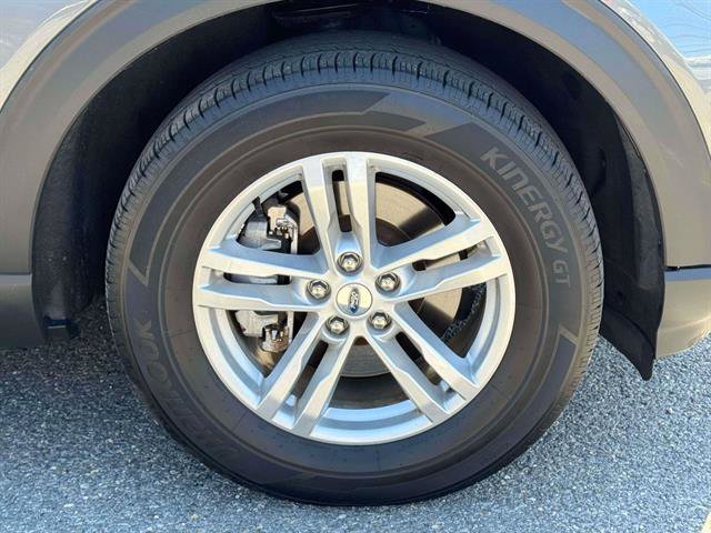 Used 2022 Ford Explorer XLT AWD/4WD image 26