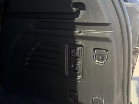 Used 2025 Chevrolet Traverse High Country w/ LPO, Floor Liner Package AWD/4WD image 44