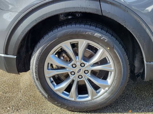 Used 2023 Ford Explorer XLT w/ Equipment Group 202A RWD image 5