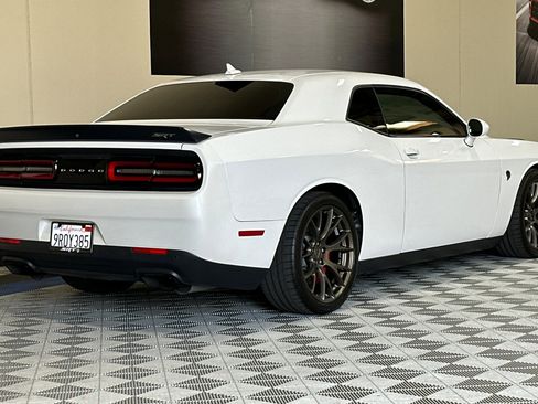 Used 2015 Dodge Challenger SRT Hellcat image 4