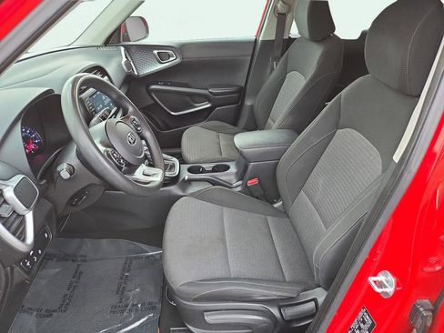 Used 2020 Kia Soul S image 10