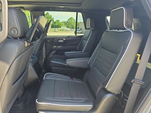 Used 2026 GMC Yukon AT4 Ultimate AWD/4WD image 15