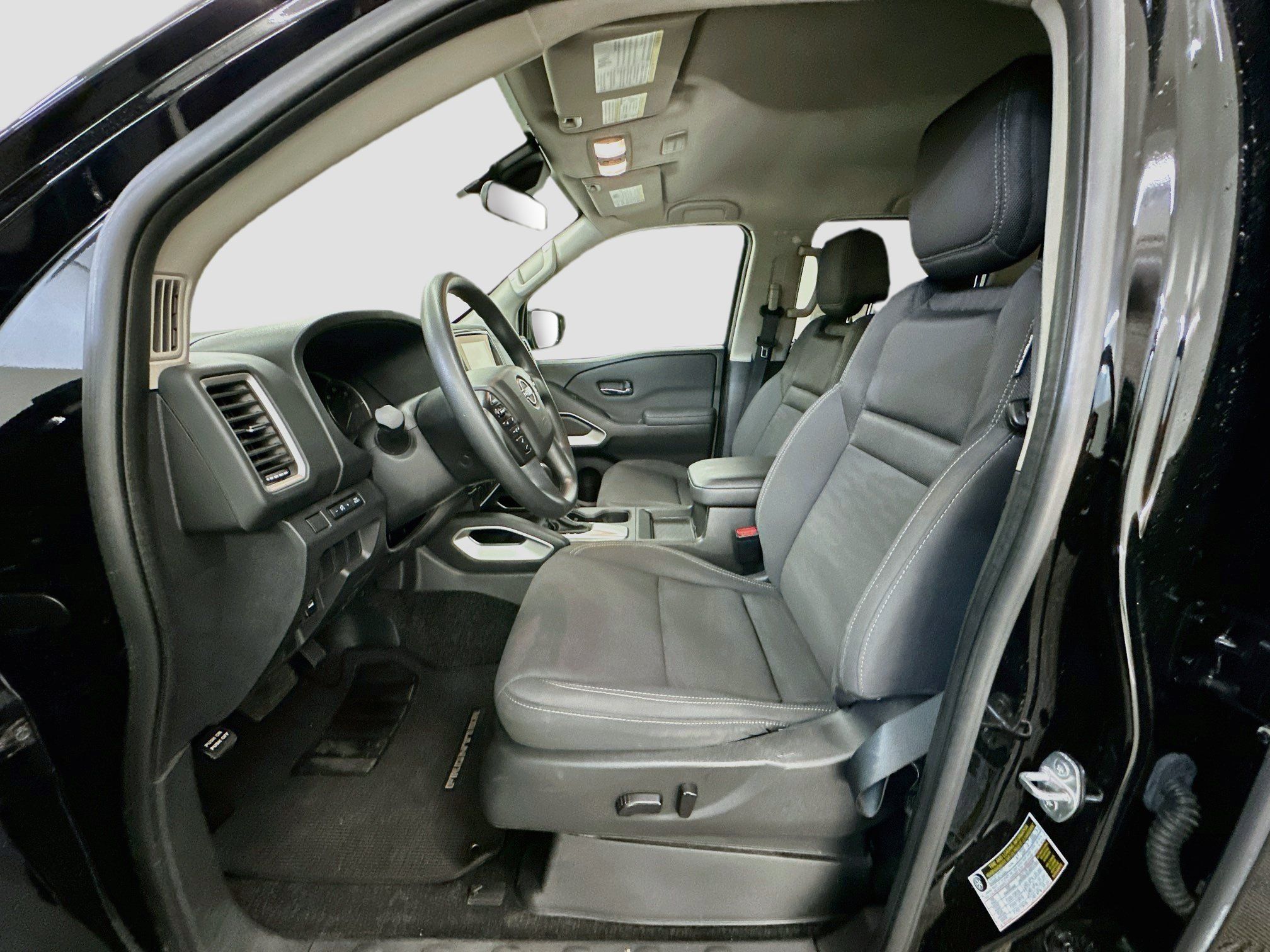 Used 2024 Nissan Frontier SV AWD/4WD image 13