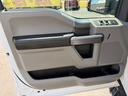 Used 2019 Ford F150 XLT w/ Equipment Group 302A Luxury AWD/4WD image 12