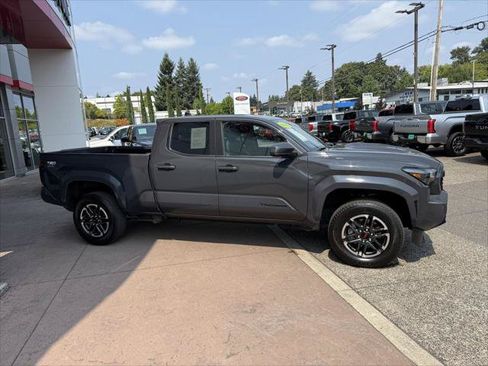 Certified 2025 Toyota Tacoma TRD Sport AWD/4WD image 9