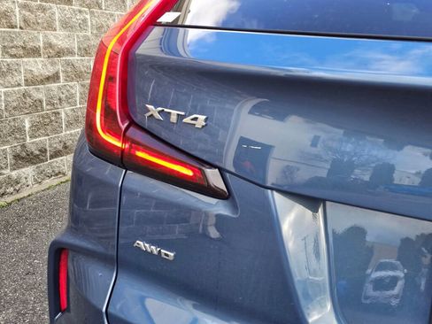 Used 2025 Cadillac XT4 Premium Luxury image 18