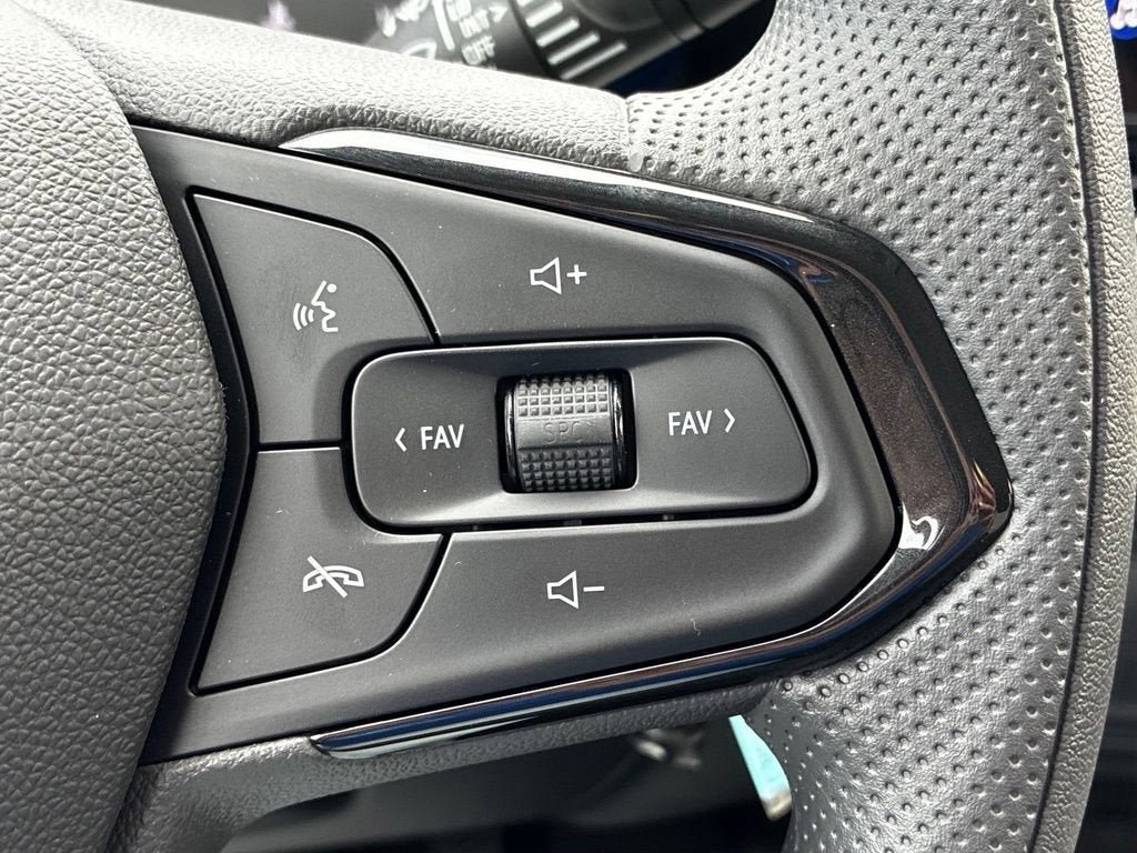 New 2026 Chevrolet Trax LS w/ LS Convenience Package FWD image 9