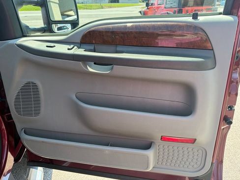 Used 2004 Ford F250 Lariat AWD/4WD image 18