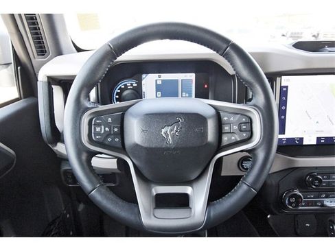 Certified 2023 Ford Bronco Wildtrak image 14