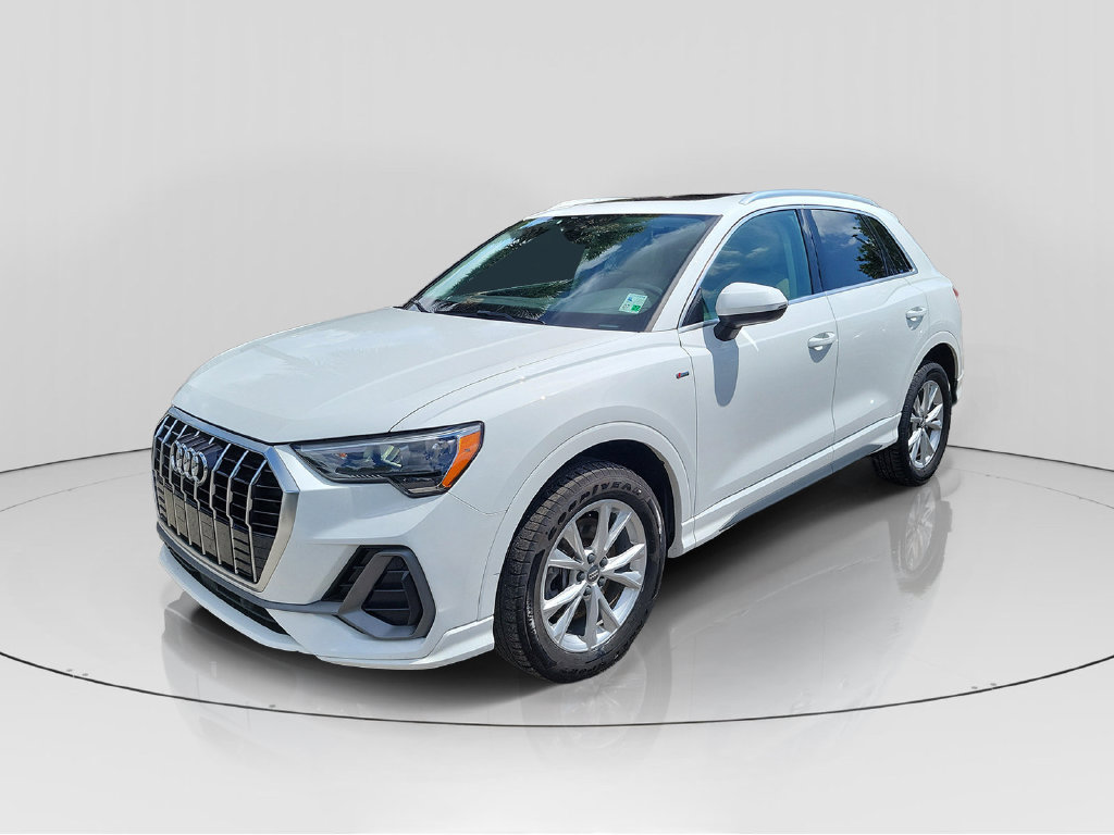 Used 2021 Audi Q3 2.0T Premium w/ Convenience Package AWD/4WD image 3