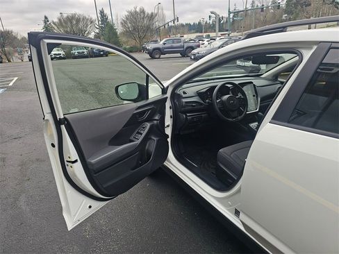 Used 2025 Subaru Crosstrek 2.0i Premium image 19