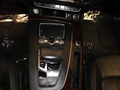 Used 2018 Audi Q5 2.0T Premium image 26