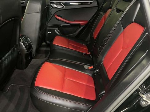 Used 2021 Porsche Macan AWD/4WD image 19