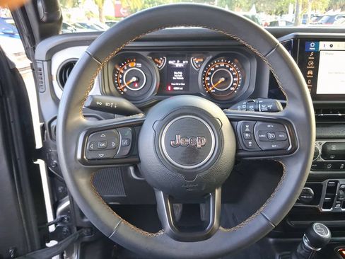 Used 2024 Jeep Wrangler Unlimited Sport AWD/4WD image 17