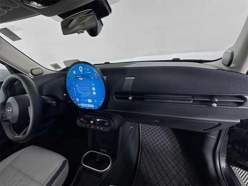 Certified 2025 MINI Cooper S image 28