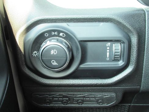 Certified 2024 Jeep Gladiator Sport AWD/4WD image 23