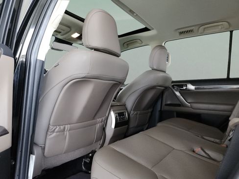 Used 2021 Lexus GX 460 Premium w/ Premium Package AWD/4WD image 18