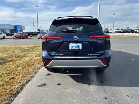 Used 2022 Toyota Highlander Platinum image 4