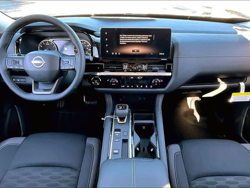 New 2026 Nissan Pathfinder SV image 5