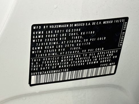 Used 2024 Volkswagen Tiguan SE AWD/4WD image 30