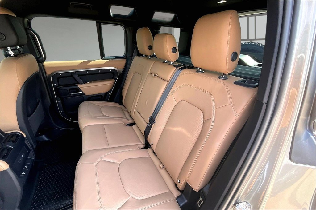 Used 2025 Land Rover Defender 110 S AWD/4WD image 26