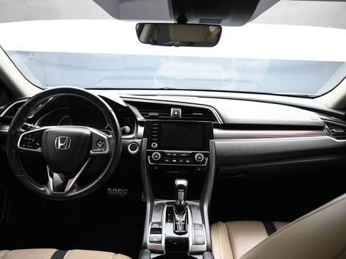 Used 2020 Honda Civic Touring image 40