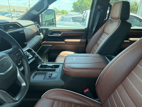 Used 2026 GMC Sierra 2500 Denali Ultimate AWD/4WD image 6