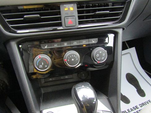 Used 2023 Volkswagen Taos S image 14