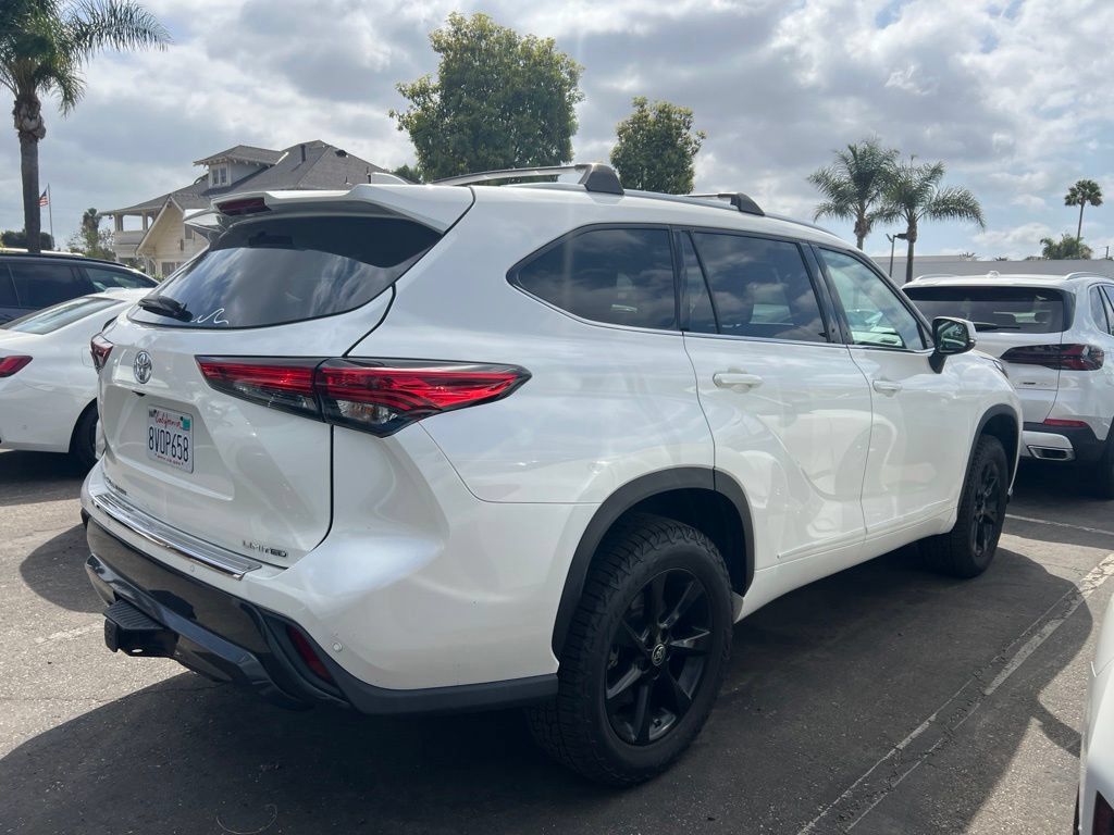 Used 2021 Toyota Highlander Limited FWD image 5
