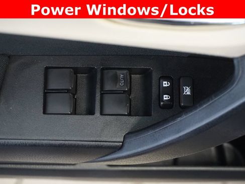 Used 2015 Toyota Corolla LE FWD image 6