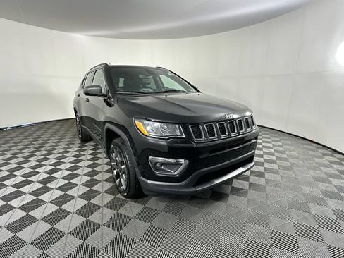 Used 2021 Jeep Compass Latitude w/ Sun and Sound Group AWD/4WD image 2