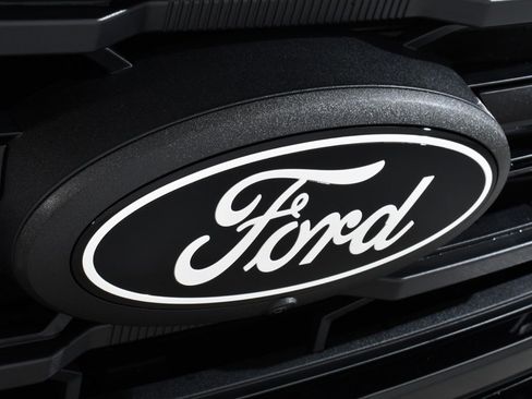 New 2025 Ford F150 XLT w/ Equipment Group 302A MID image 20