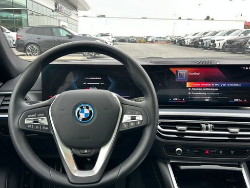 Used 2023 BMW i4 eDrive35 w/ Premium Package RWD image 17