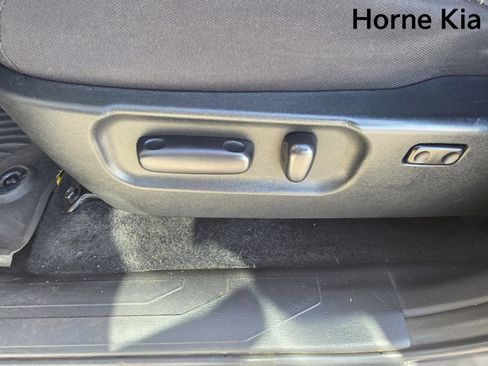 Used 2023 Toyota Tacoma TRD Sport image 12