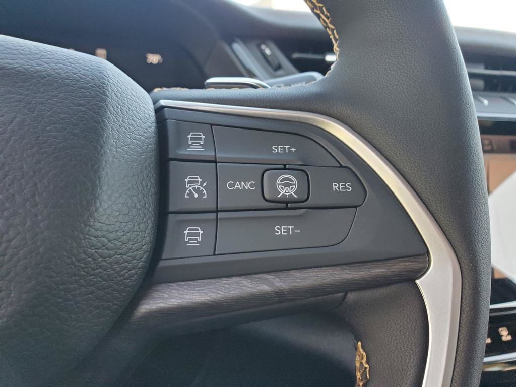 New 2026 Jeep Grand Cherokee Limited AWD/4WD image 13