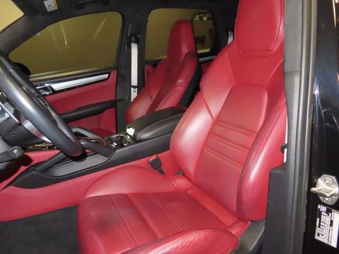 Used 2022 Porsche Cayenne image 21