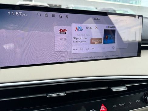 New 2026 Genesis GV70 2.5T Select image 16