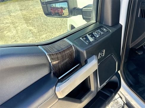 Certified 2021 Ford F250 Lariat w/ Lariat Ultimate Package image 19