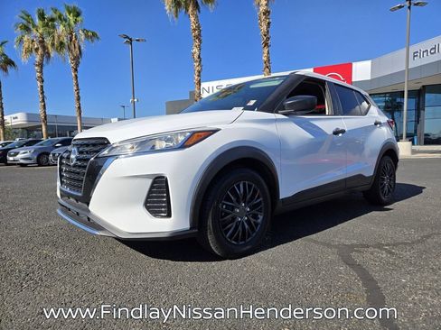 Used 2022 Nissan Kicks S FWD image 2