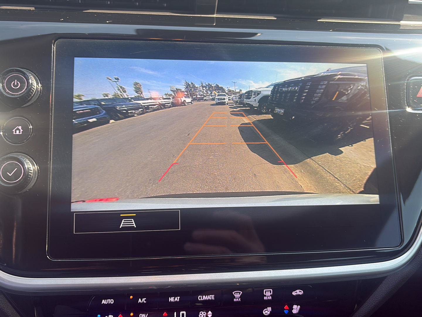Used 2023 Chevrolet Bolt EUV LT w/ Convenience Package FWD image 26