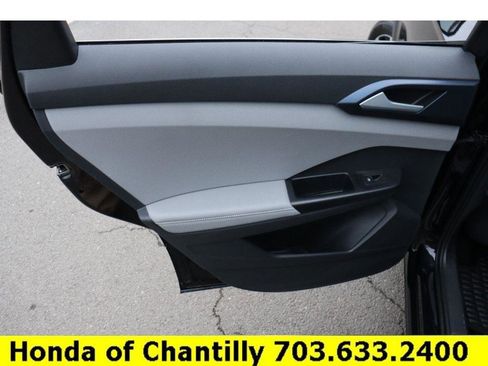 Used 2024 Volkswagen Taos SE image 26