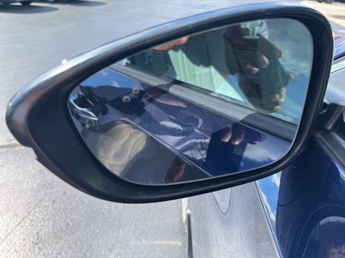 Used 2018 Honda Accord Touring image 9