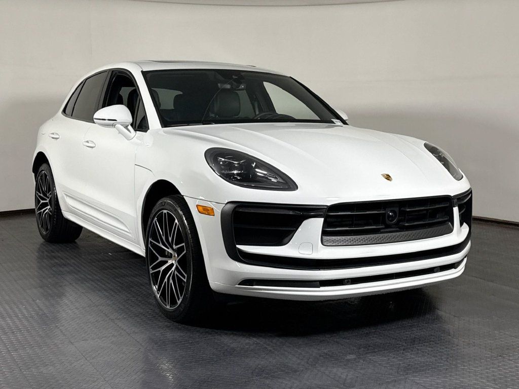 Used 2024 Porsche Macan AWD/4WD image 9