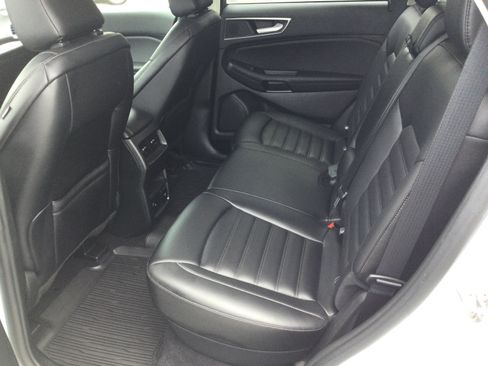 Used 2024 Ford Edge SEL w/ Convenience Package AWD/4WD image 11