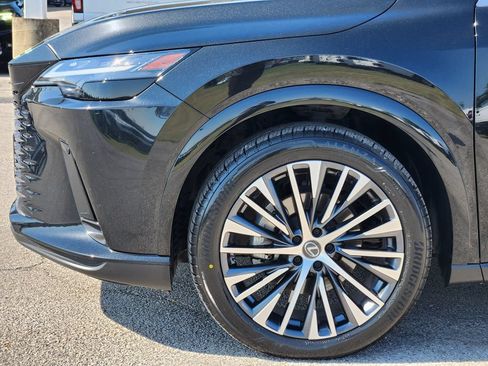 Used 2023 Lexus RX 350 Premium Plus w/ Cold Area Package FWD image 9