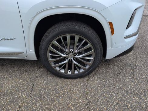 New 2026 Buick Enclave Avenir w/ Super Cruise Package FWD image 9