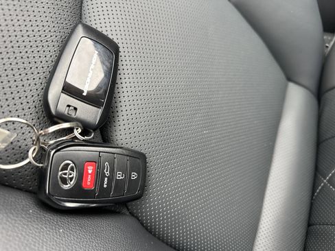 Used 2026 Toyota Highlander Platinum AWD/4WD image 20