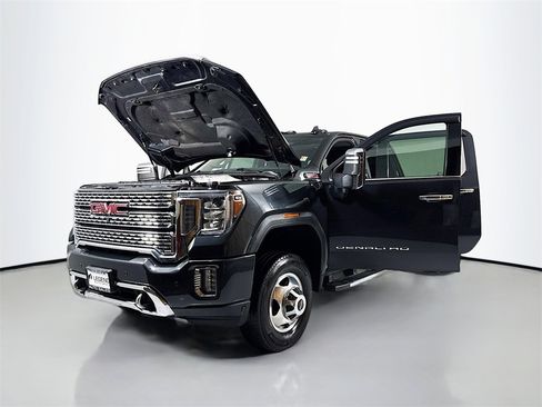 Used 2020 GMC Sierra 3500 Denali w/ Denali Ultimate Package image 24