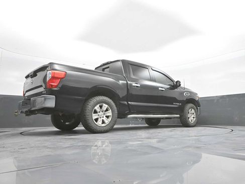 Used 2017 Nissan Titan SV AWD/4WD image 35